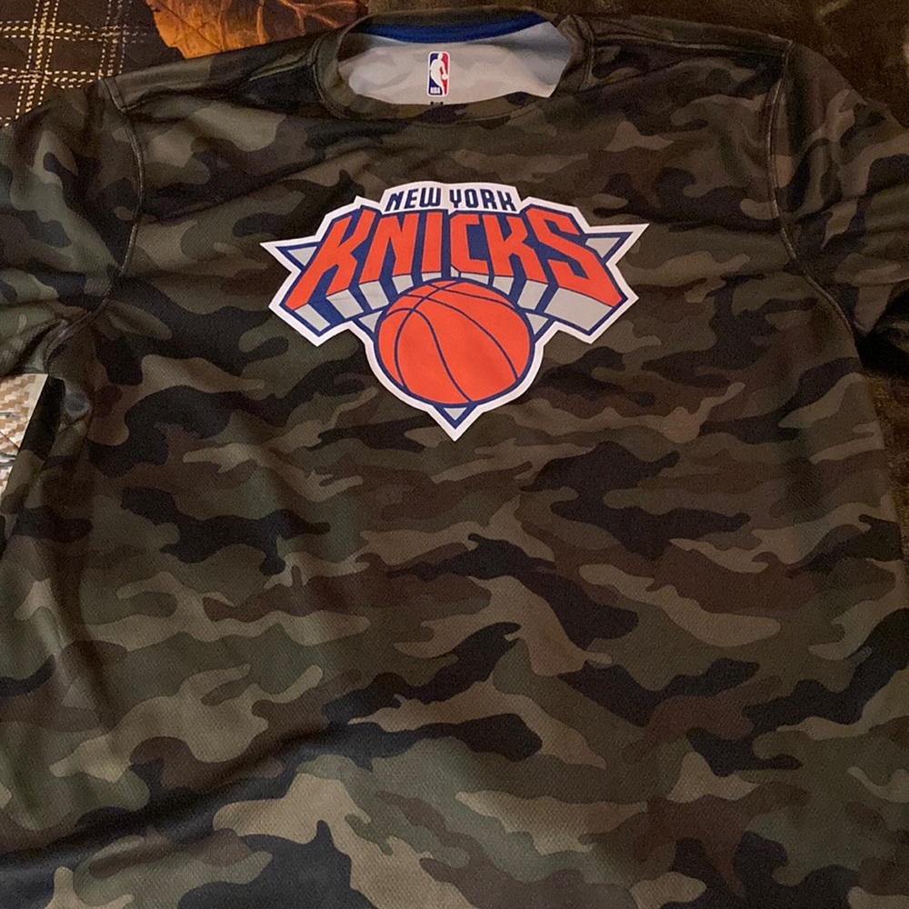NY Knicks camo shirt